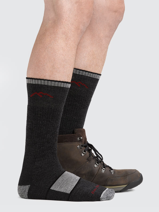 Darn Tough 1405 Men's Hiker Boot Midweight Hiking Full Cushion Socks 